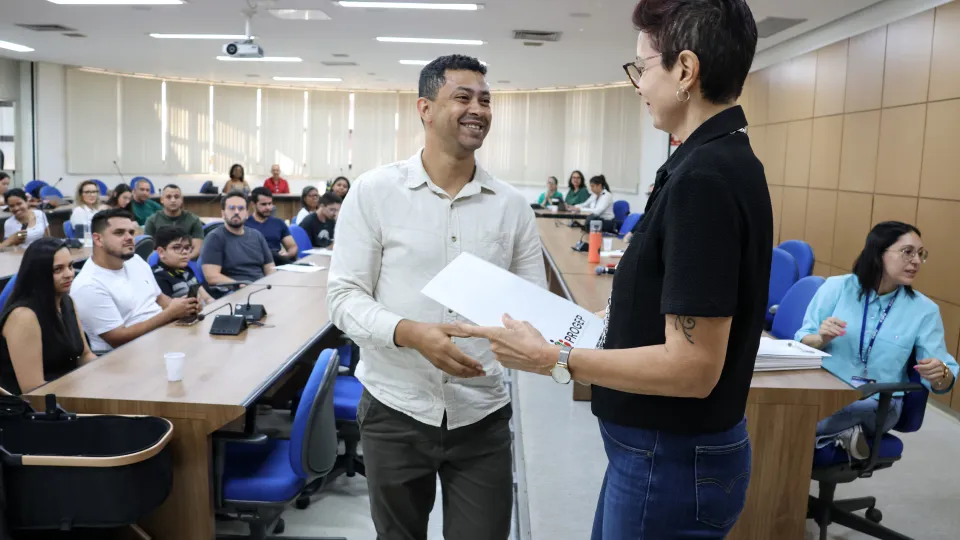 Novos servidores tomam na UFU (fotos: Marco Cavalcanti)