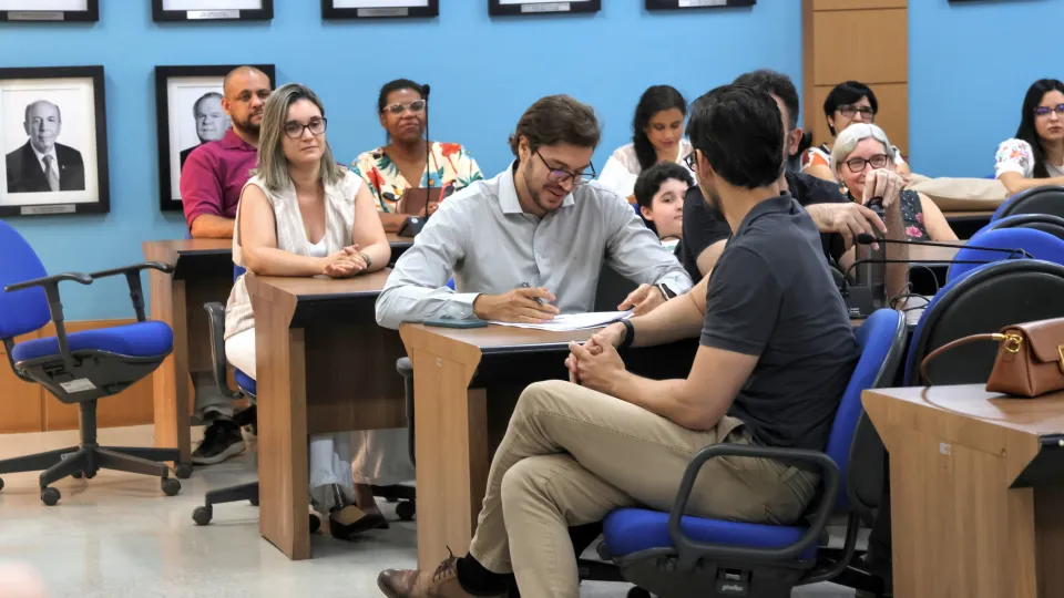 Novos servidores tomam na UFU (fotos: Marco Cavalcanti)