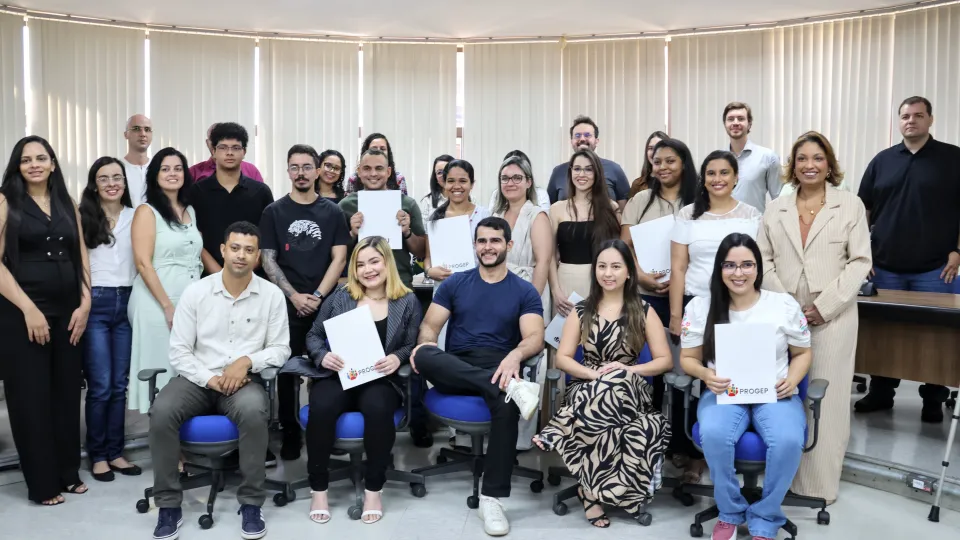 Novos servidores tomam na UFU (fotos: Marco Cavalcanti)