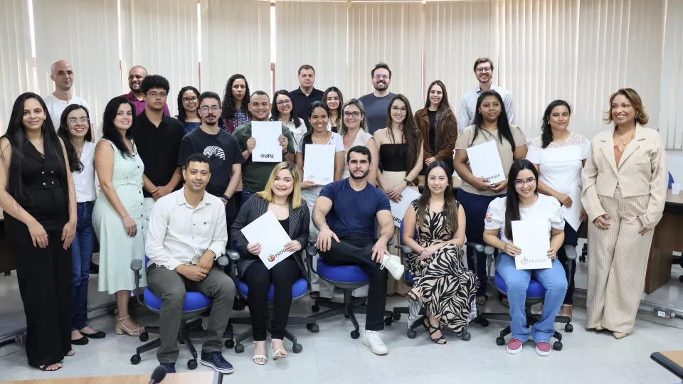 Novos servidores tomam na UFU (fotos: Marco Cavalcanti)