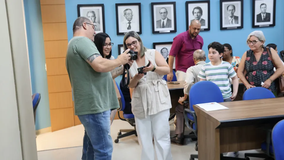 Novos servidores tomam na UFU (fotos: Marco Cavalcanti)