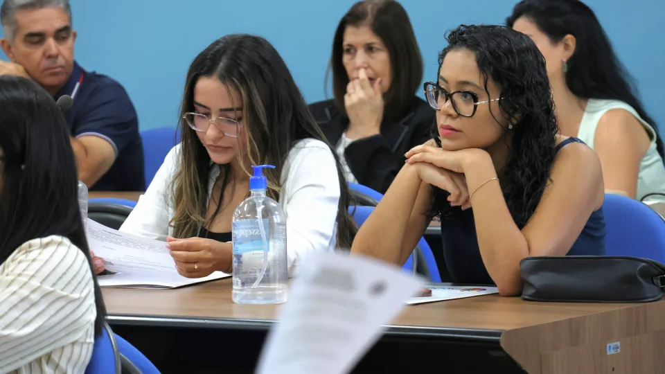 Novos servidores tomam na UFU (fotos: Marco Cavalcanti)