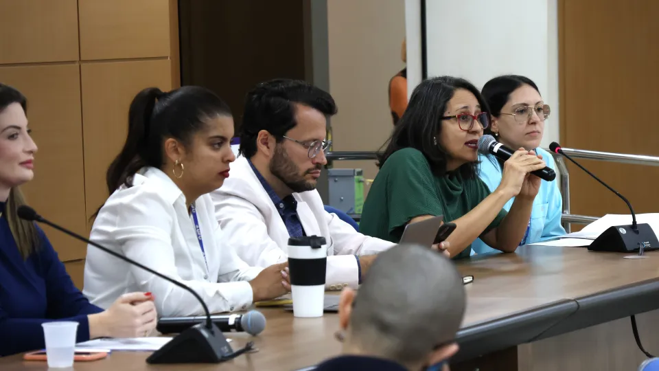 Novos servidores tomam na UFU (fotos: Marco Cavalcanti)