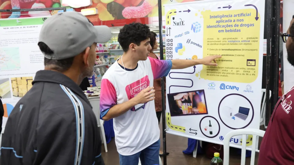 A mostra "A ciência está aqui" faz parte do Comunica Ciência, encontro promovido pela Universidade Federal de Uberlândia (UFU) e que reúne pesquisadores e comunicadores (foto: Marco Cavalcanti)