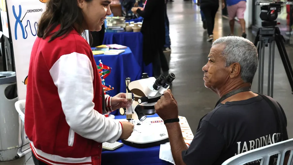 A mostra "A ciência está aqui" faz parte do Comunica Ciência, encontro promovido pela Universidade Federal de Uberlândia (UFU) e que reúne pesquisadores e comunicadores (foto: Marco Cavalcanti)