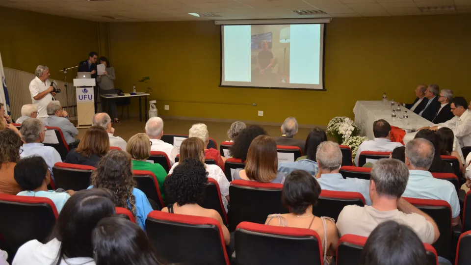 Homenagem ao ex-reitor da UFU Nestor Barbosa de Andrade (Fotos: Milton Santos) 