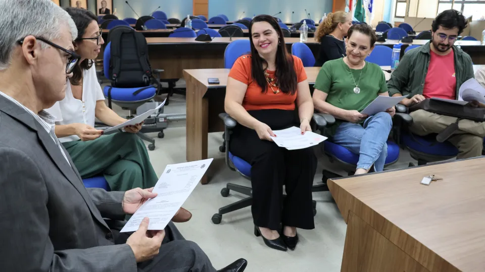Entrega da minuta da comissão de inclusão e acessibilidade  (foto: Marco Cavalcanti)