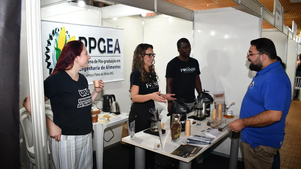 Mostra de projetos do I Encontro de Extensão da Pós-Graduação da UFU (Fotos: Milton Santos)