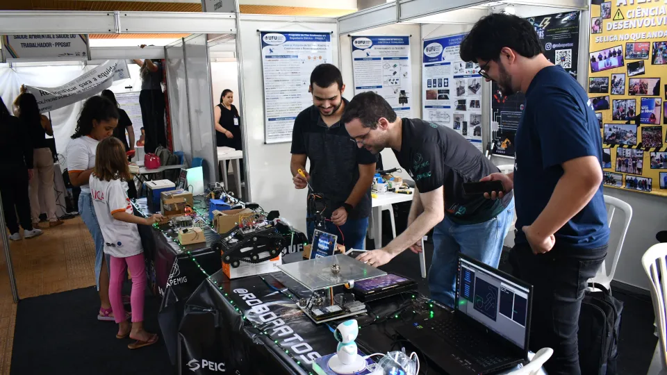 Mostra de projetos do I Encontro de Extensão da Pós-Graduação da UFU (Fotos: Milton Santos)