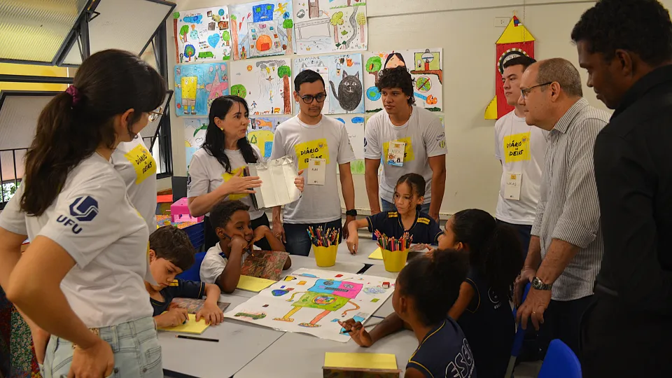  "Diário de Ideias em descobertas com IA " (Fotos: Milton Santos)