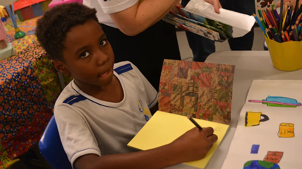  "Diário de Ideias em descobertas com IA " (Fotos: Milton Santos)