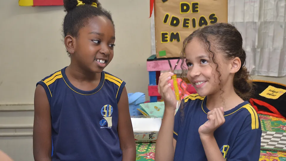  "Diário de Ideias em descobertas com IA " (Fotos: Milton Santos)