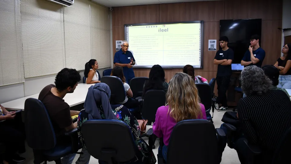 Os alunos do programa de Estudantes-Convênio de Português como Lingua Estrangeira/ Foto: Milton Santos