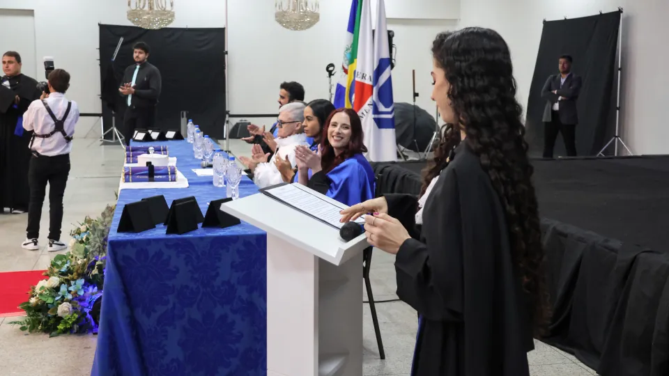 Colaram Grau 20 alunos de três cursos de graduação (foto: Marco Cavalcanti)