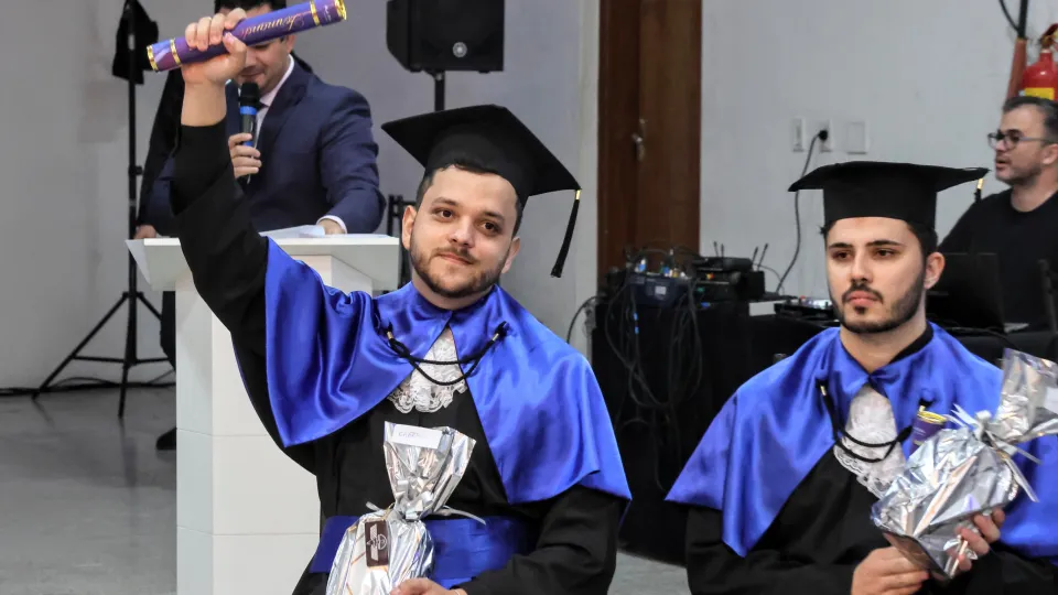 Colaram Grau 20 alunos de três cursos de graduação (foto: Marco Cavalcanti)
