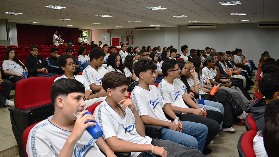 UFU na Escola alunos do ensino médio de Patos de Minas (Fotos: Milton Santos)
