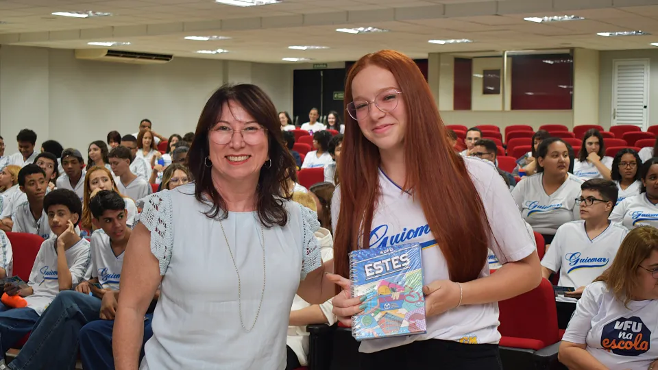 UFU na Escola alunos do ensino médio de Patos de Minas (Fotos: Milton Santos)