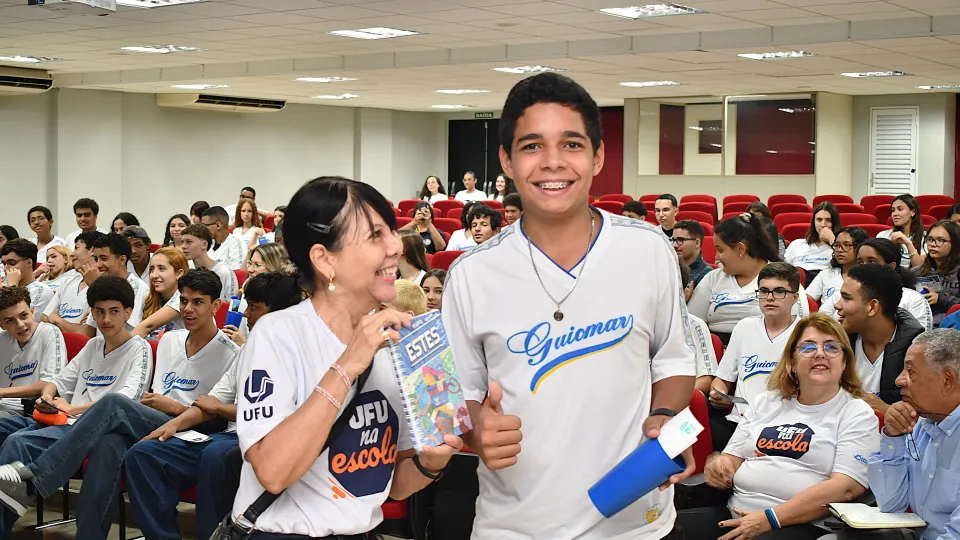 UFU na Escola alunos do ensino médio de Patos de Minas (Fotos: Milton Santos)