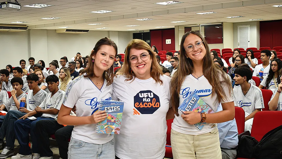 UFU na Escola alunos do ensino médio de Patos de Minas (Fotos: Milton Santos)
