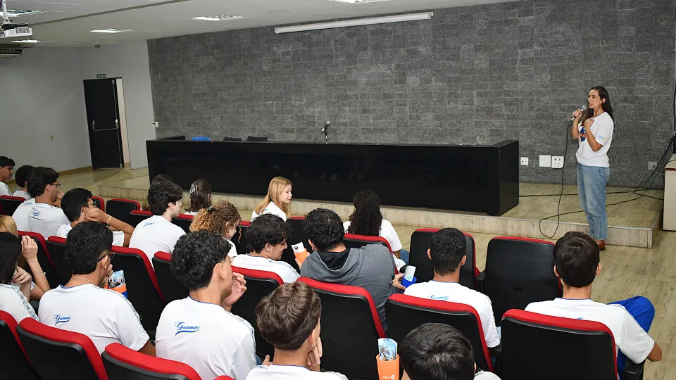 UFU na Escola alunos do ensino médio de Patos de Minas (Fotos: Milton Santos)