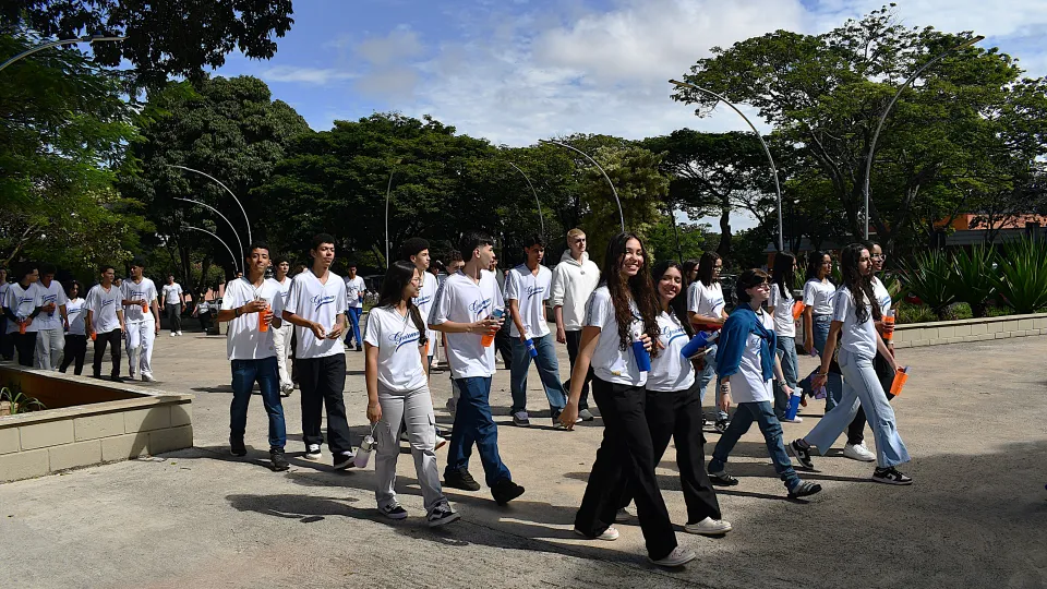UFU na Escola alunos do ensino médio de Patos de Minas (Fotos: Milton Santos)