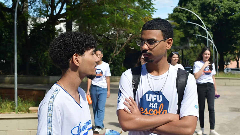 UFU na Escola alunos do ensino médio de Patos de Minas (Fotos: Milton Santos)