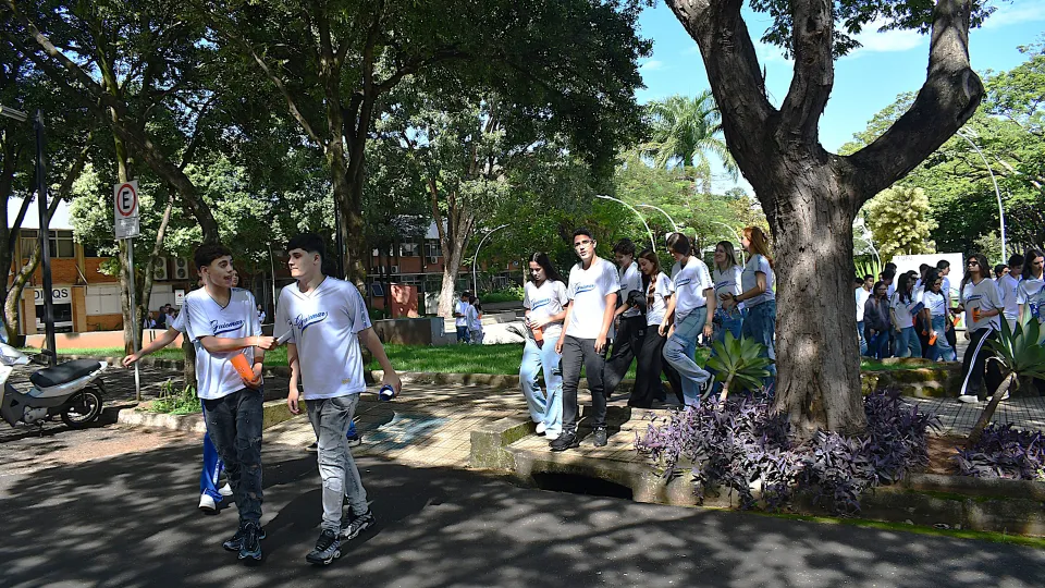 UFU na Escola alunos do ensino médio de Patos de Minas (Fotos: Milton Santos)
