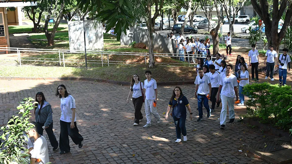 UFU na Escola alunos do ensino médio de Patos de Minas (Fotos: Milton Santos)