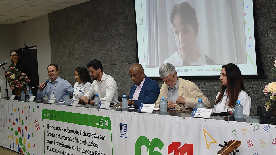 II Encontro Nacional de Educação em Direitos Humanos e Diversidades com Profissionais da Educação Básica: Educação Midiática nas Escolas