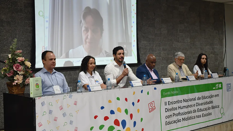 II Encontro Nacional de Educação em Direitos Humanos e Diversidades com Profissionais da Educação Básica: Educação Midiática nas Escolas