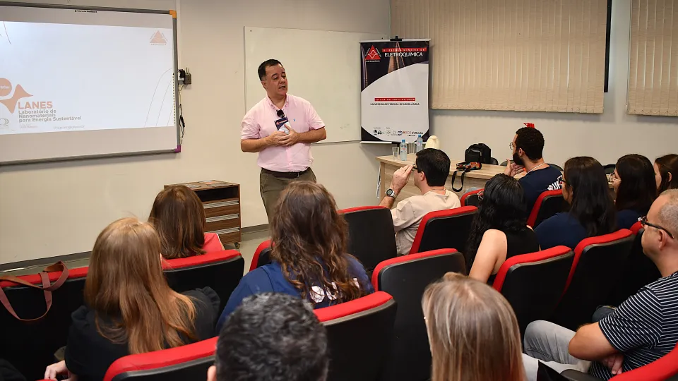 3ª Escola Mineira de Eletroquímica (Fotos: Milton Santos)