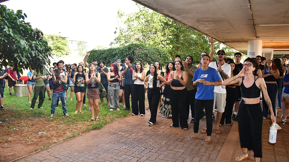 Encontro do Reitor Carlos Henrique de Carvalho com os estudantes do Campus Pontal e lideranças estudantis (Fotos: Milton Santos)