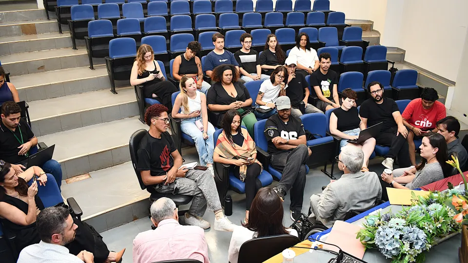 Encontro do Reitor Carlos Henrique de Carvalho com os estudantes do Campus Pontal e lideranças estudantis (Fotos: Milton Santos)