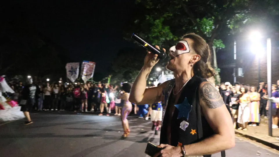 Imagens das apresentações durante o cortejo