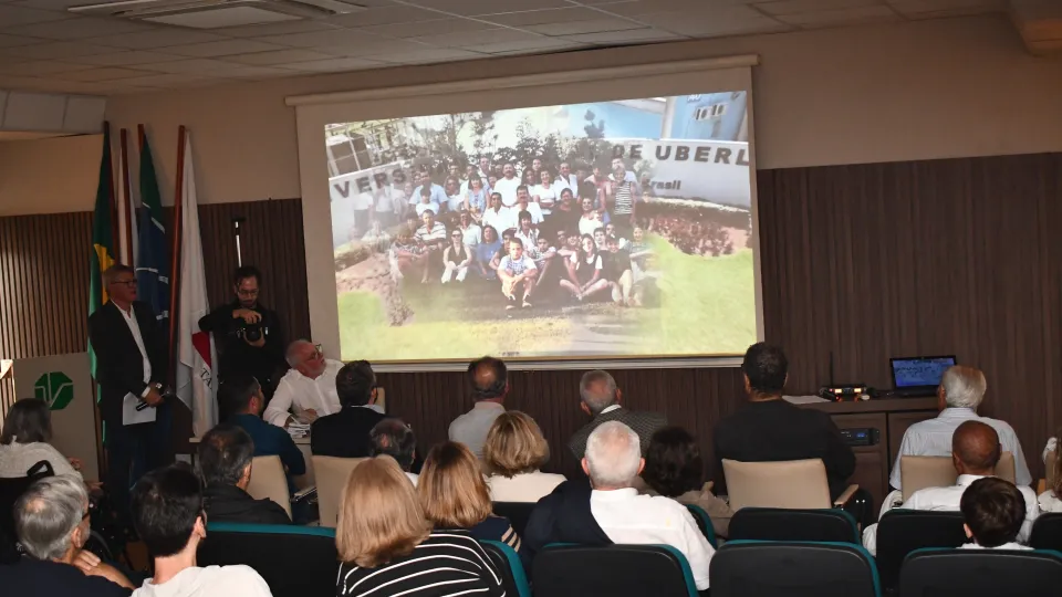 50 anos da formatura da primeira turma de Medicina Veterinária UFU (Milton Santos)