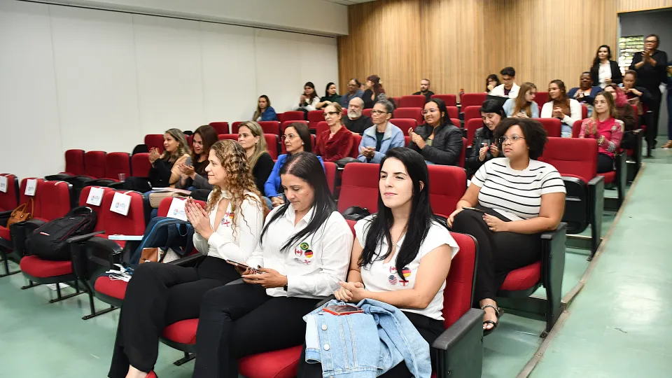 Ciclo de Debates "Ressignificar para a Equidade: Políticas Públicas de Saúde e Interseccionalidades em Debate"