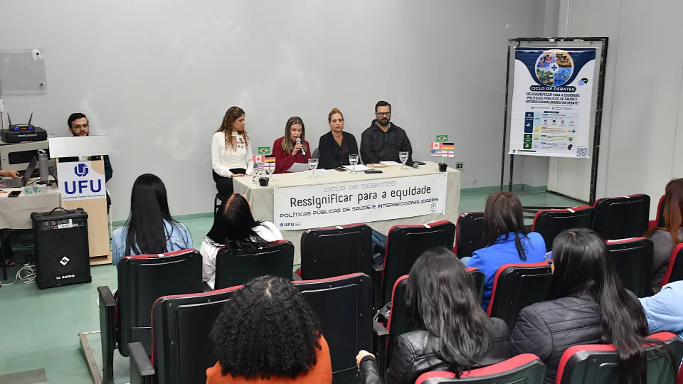 Ciclo de Debates "Ressignificar para a Equidade: Políticas Públicas de Saúde e Interseccionalidades em Debate"