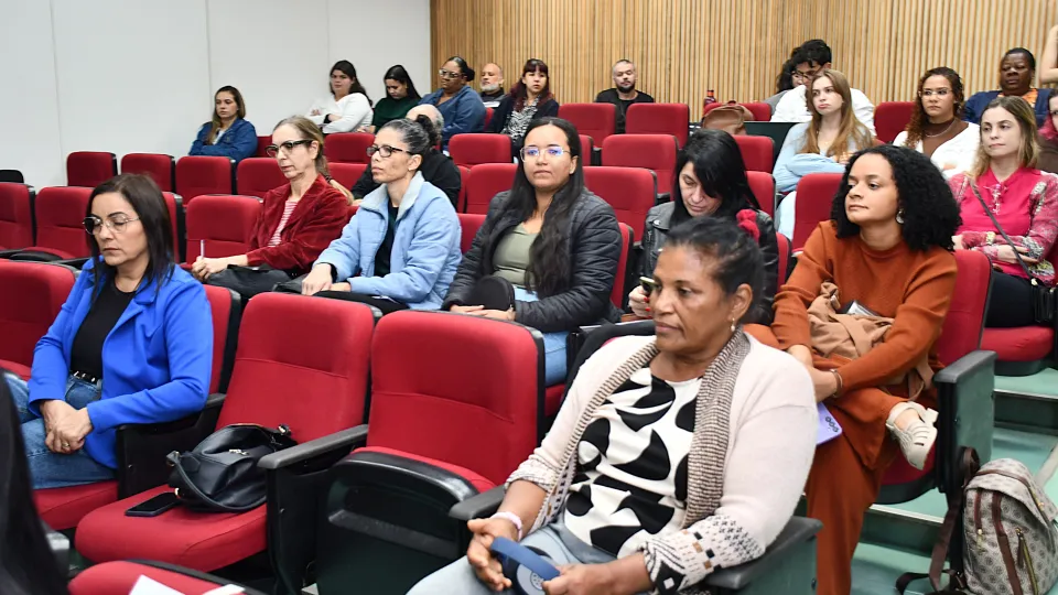 Ciclo de Debates "Ressignificar para a Equidade: Políticas Públicas de Saúde e Interseccionalidades em Debate"