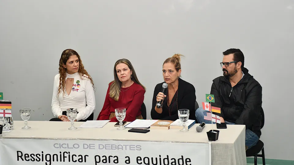 Ciclo de Debates "Ressignificar para a Equidade: Políticas Públicas de Saúde e Interseccionalidades em Debate"