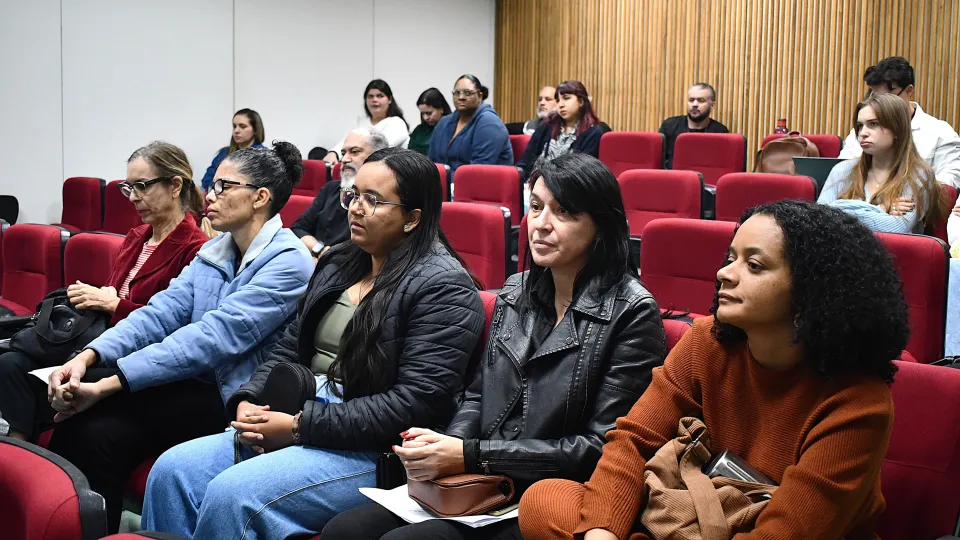 Ciclo de Debates "Ressignificar para a Equidade: Políticas Públicas de Saúde e Interseccionalidades em Debate"