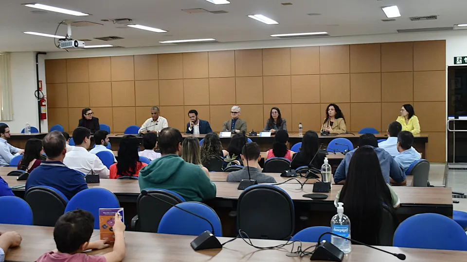 Posse dos novos técnicos e docentes da UFU