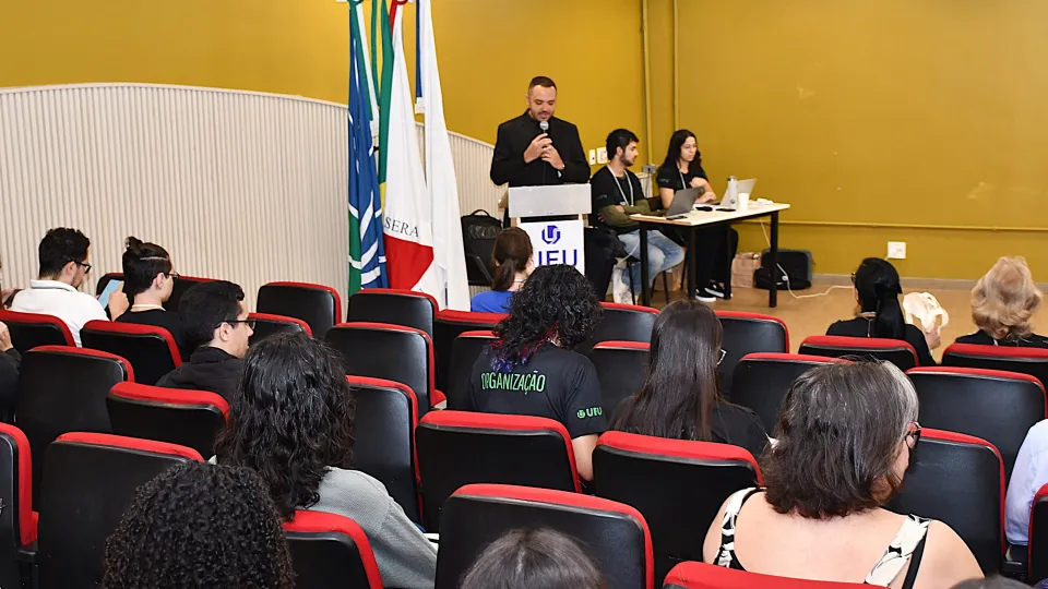 V Simpósio Nacional de Aplicações Biotecnológicas (SINABiotec) e IV Workshop do Programa de Pós-Graduação em Genética e Bioquímica (Fotos: Milton Santos)