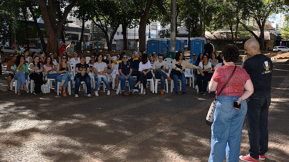 Aula pública promovida é pela UFU em Uberlândia (Foto: Milton Santos)