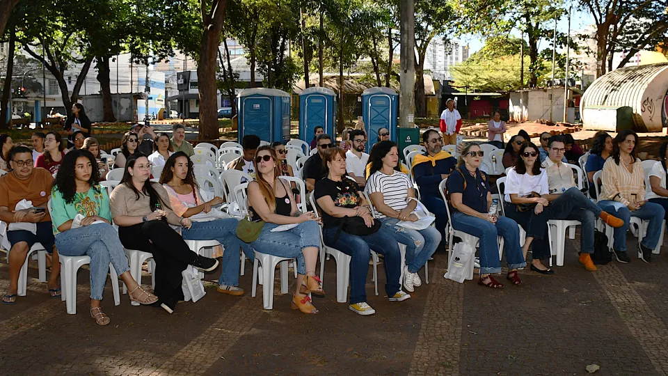 Aula pública promovida é pela UFU em Uberlândia (Foto: Milton Santos)