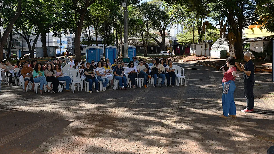Aula pública promovida é pela UFU em Uberlândia (Foto: Milton Santos)