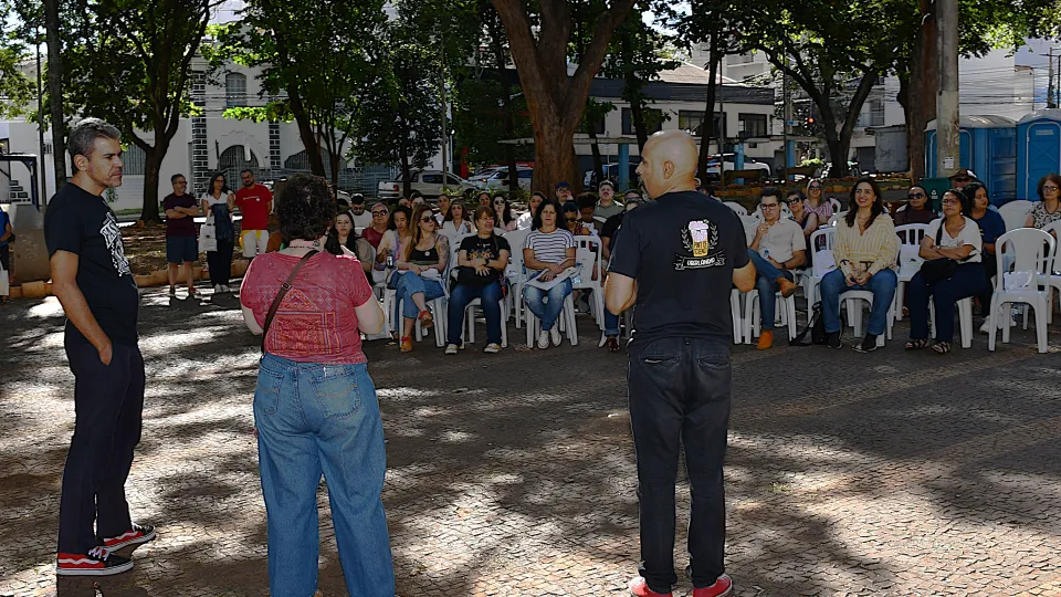 Aula pública promovida é pela UFU em Uberlândia (Foto: Milton Santos)