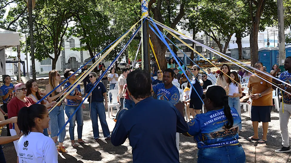 Aula pública promovida é pela UFU em Uberlândia (Foto: Milton Santos)