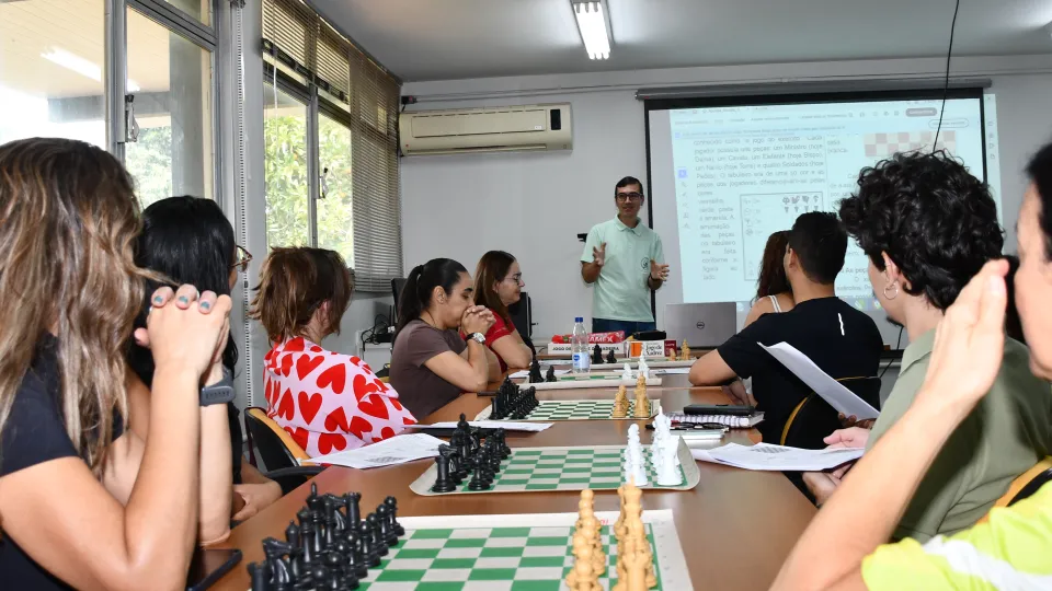 Oficina de Xadrez e Lógica na Semana da Servidora e do Servidor (Foto: Milton Santos)
