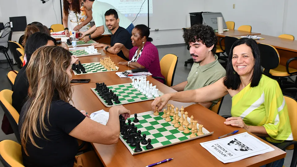 Oficina de Xadrez e Lógica na Semana da Servidora e do Servidor (Foto: Milton Santos)