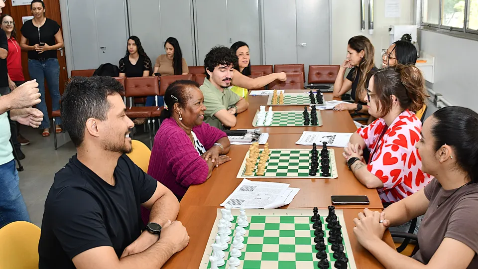 Oficina de Xadrez e Lógica na Semana da Servidora e do Servidor (Foto: Milton Santos)